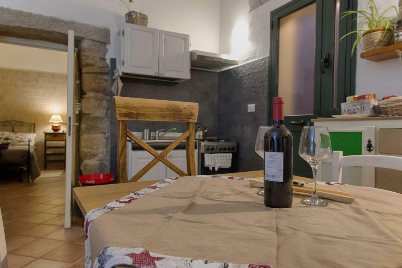 La Casetta Al Centro Di Olbia Buitenkant foto