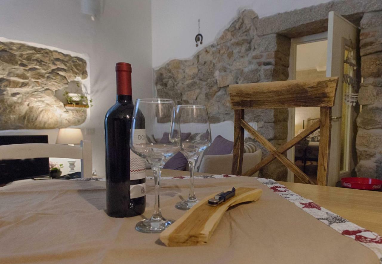 La Casetta Al Centro Di Olbia Buitenkant foto